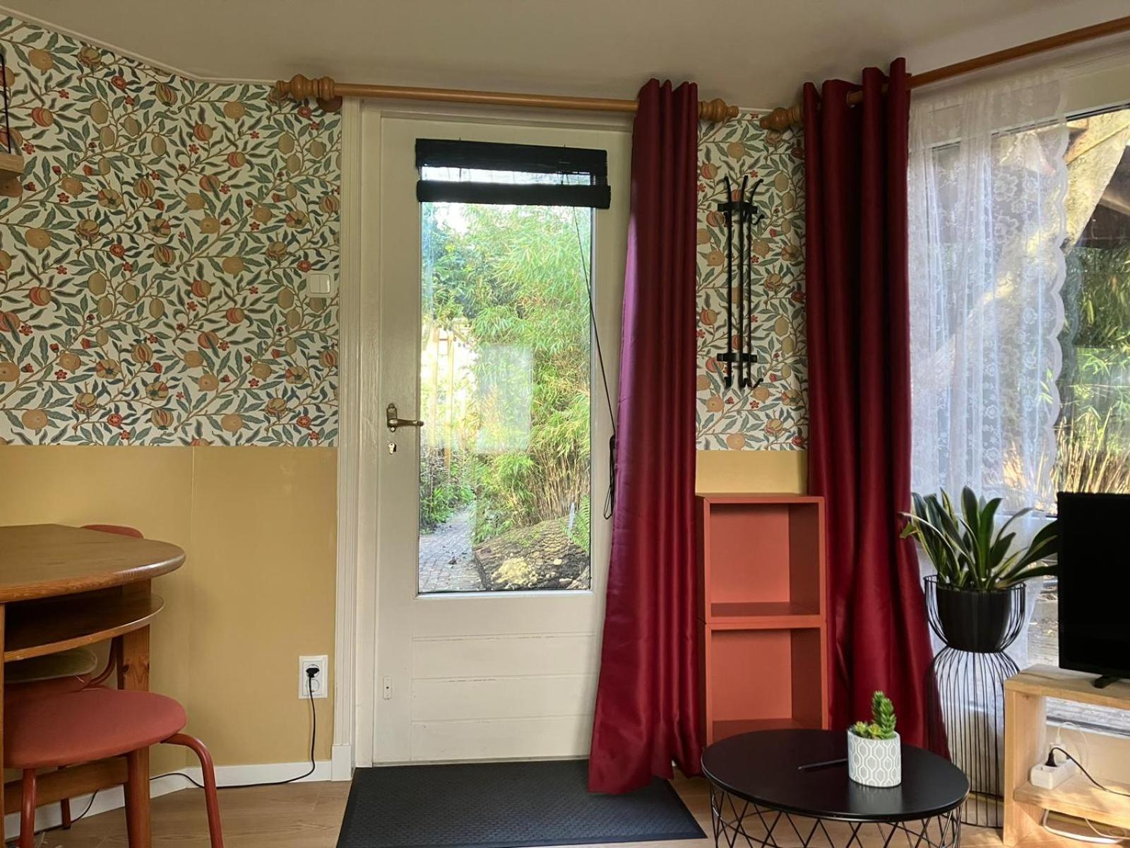B En B Op Steendam, Tuinkamer Onder De Appelboom Exterior photo