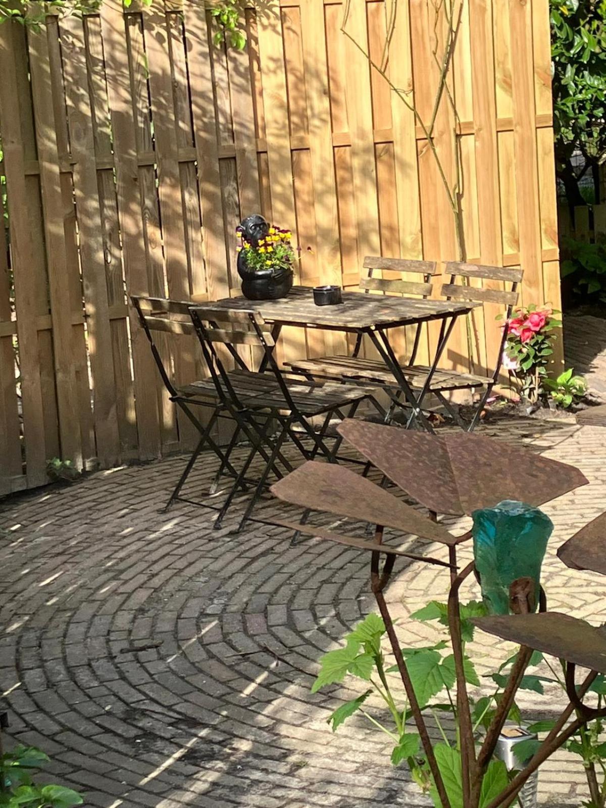 B En B Op Steendam, Tuinkamer Onder De Appelboom Exterior photo